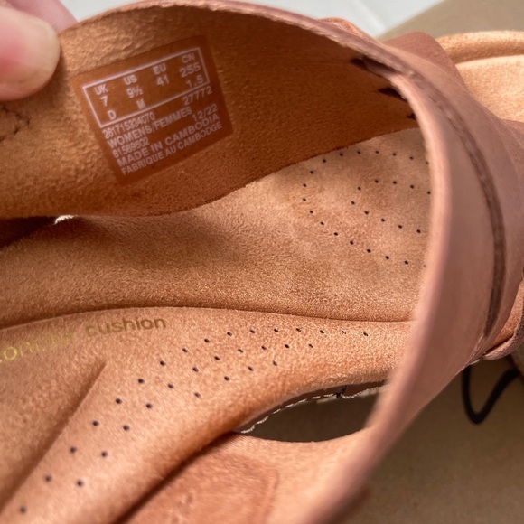 Clarks Elleri Grace Sz 9 Women’s Brown Leather Strap Wedges Sandals Shoes NWB - Picture 6 of 8